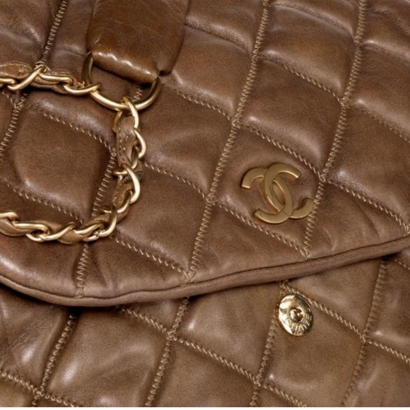 Auth Chanel Diamond Quilt Lambskin Leather Bag - Picture 8 of 9